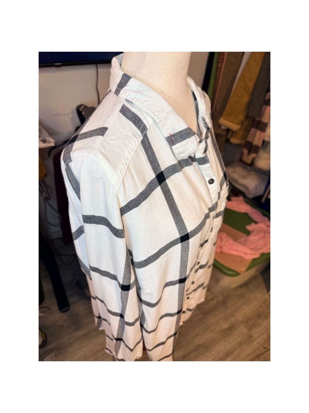 Maurices, black and white check shirt, long sleeve button up collar pocket sz 1 - Picture 11 of 11